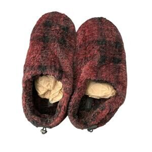 SKIMS Fleece Sleep Men’s Slipper, Wine Plaid 9.5 US